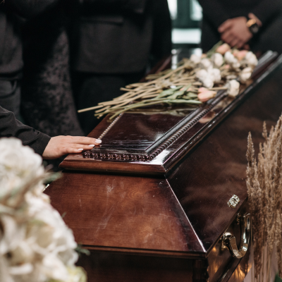 Pianist , zangeres of violist boeken voor uitvaart of begrafenis