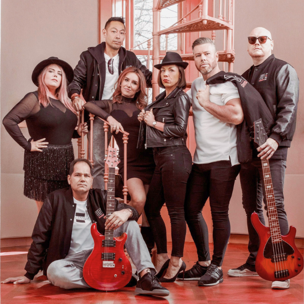Uptown Coverband tijdens een live optreden op een bruiloft